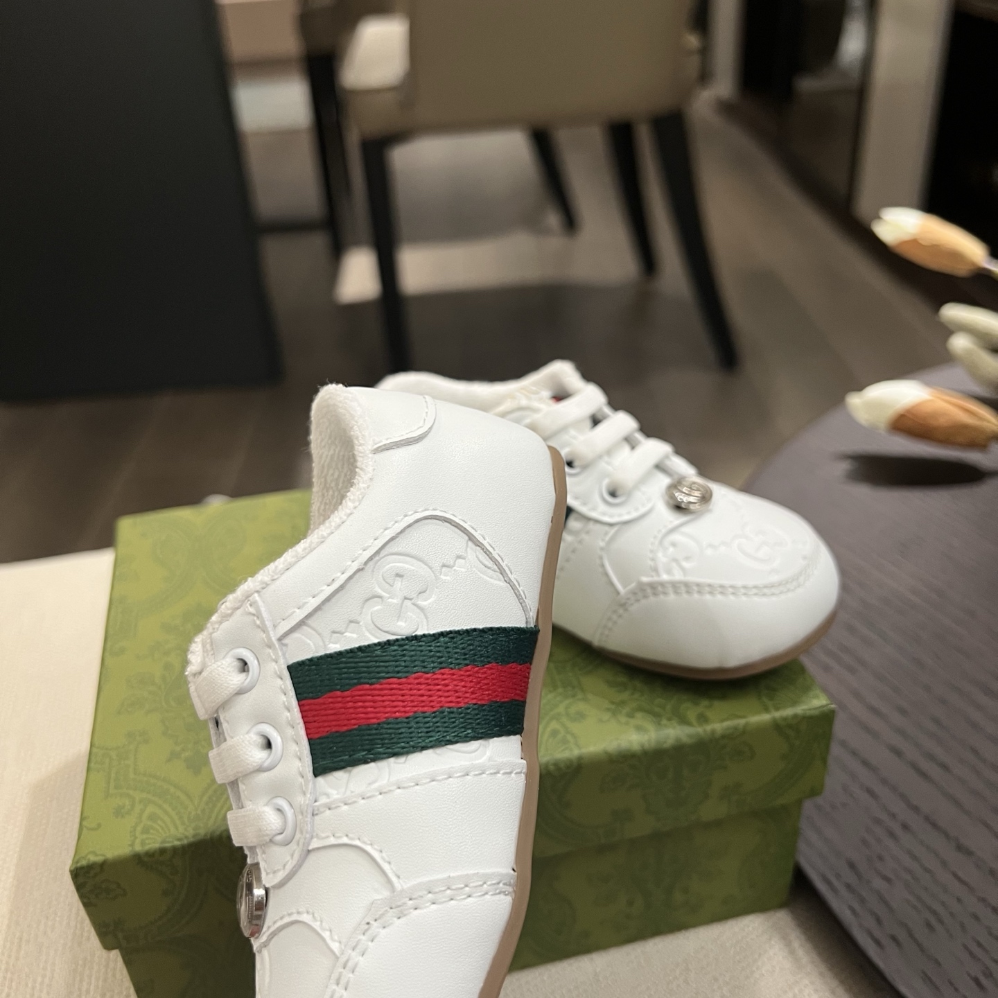 Children's shoes child